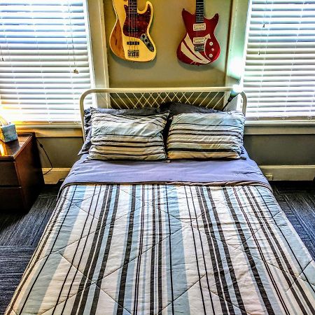 The Wayfaring Buckeye Hostel Колумбус Екстер'єр фото