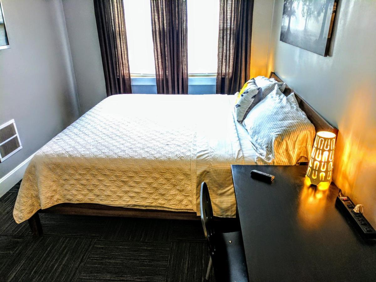 The Wayfaring Buckeye Hostel Колумбус Екстер'єр фото