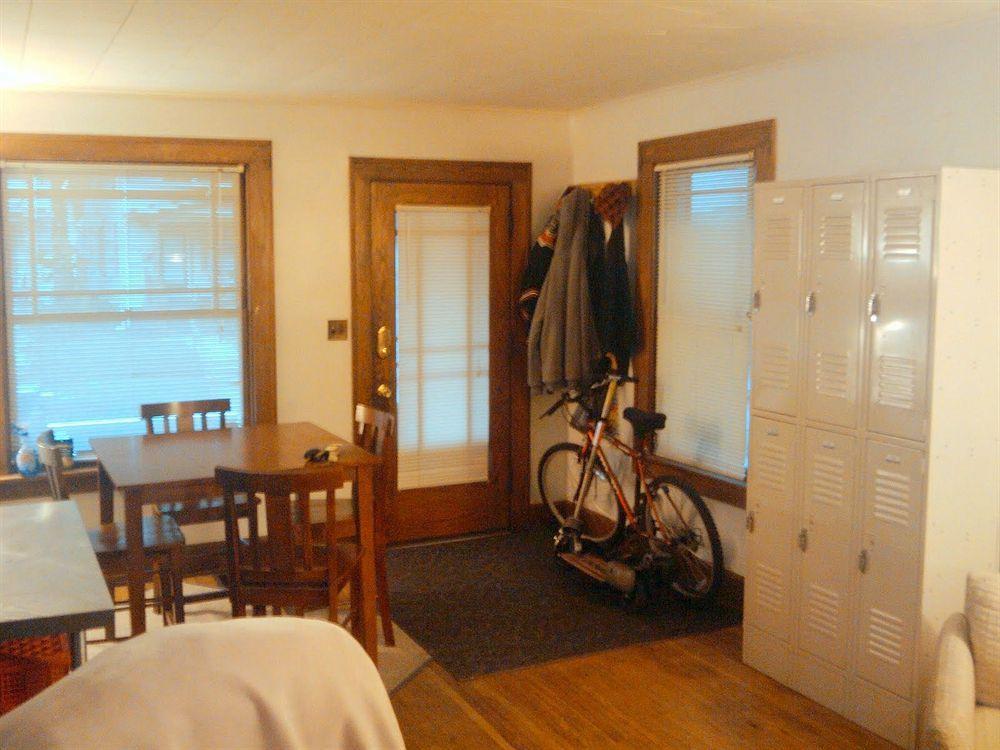 The Wayfaring Buckeye Hostel Колумбус Екстер'єр фото