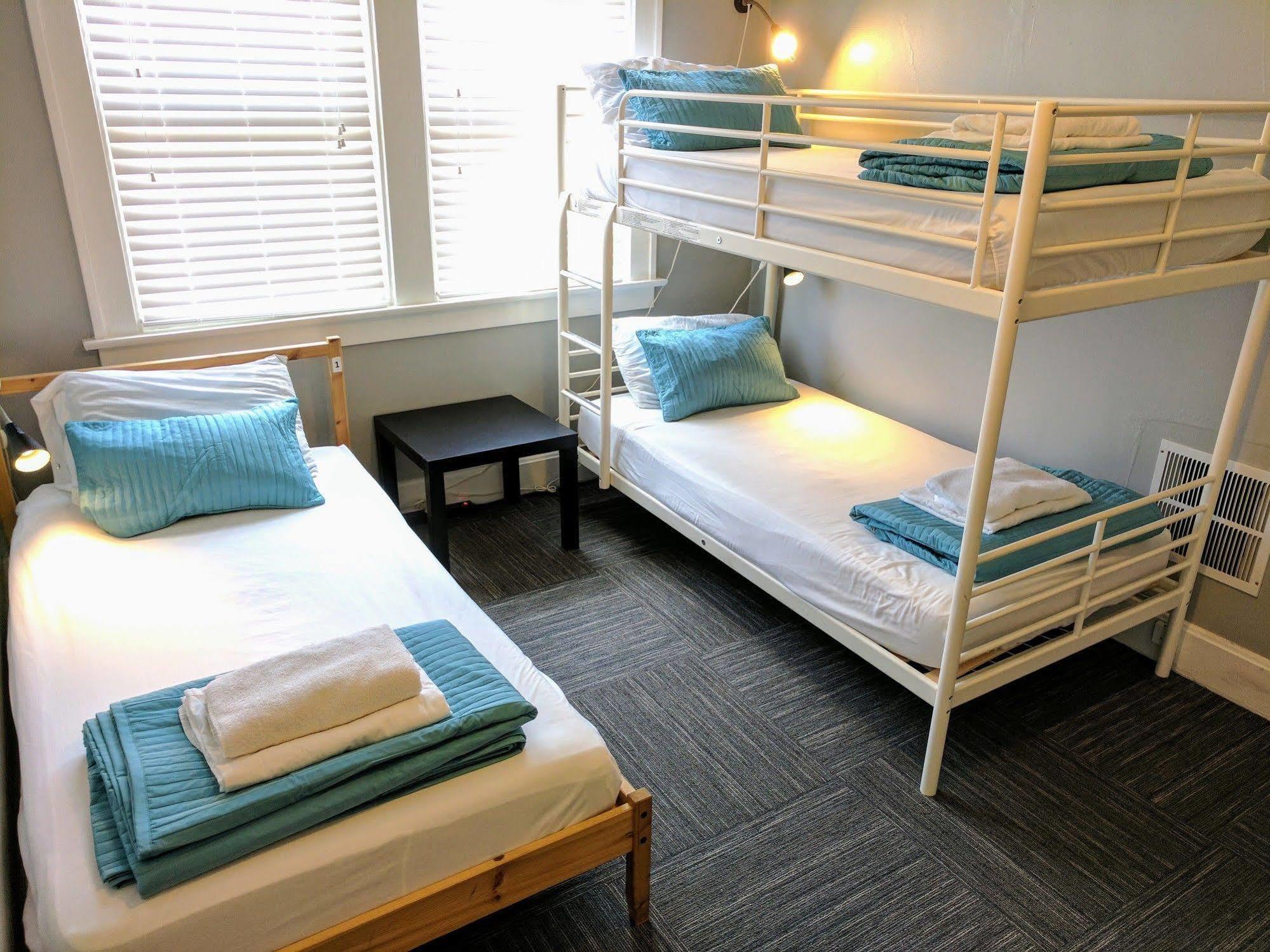 The Wayfaring Buckeye Hostel Колумбус Екстер'єр фото